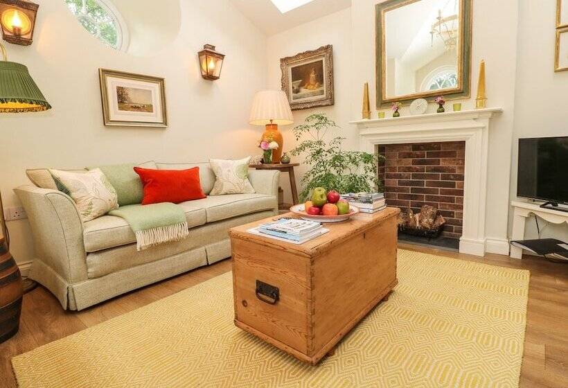 The Coach House At Pendower House