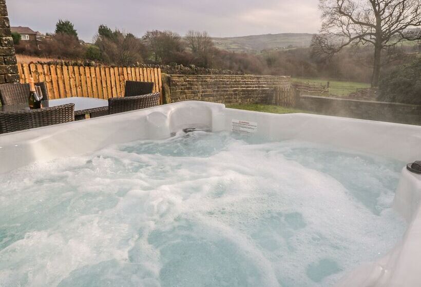 The Cottage, Beeston Hall