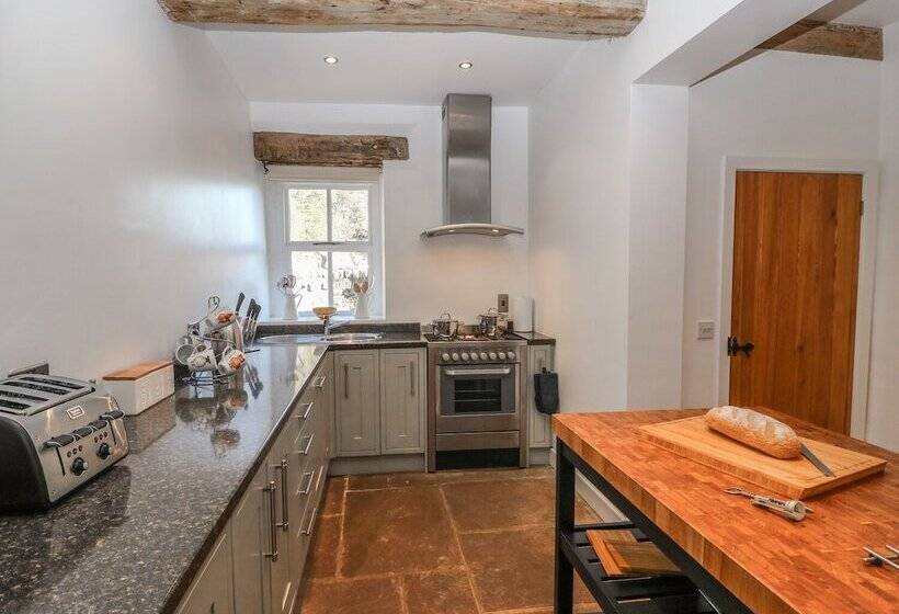 The Cottage, Beeston Hall