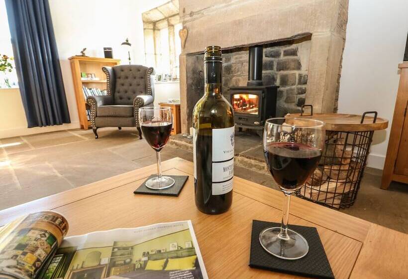 The Cottage, Beeston Hall