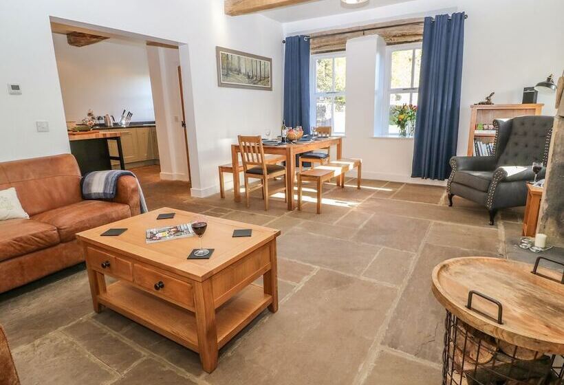 The Cottage, Beeston Hall