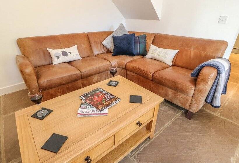 The Cottage, Beeston Hall