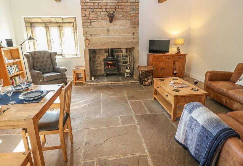 The Cottage, Beeston Hall