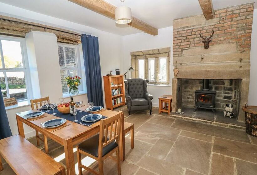 The Cottage, Beeston Hall