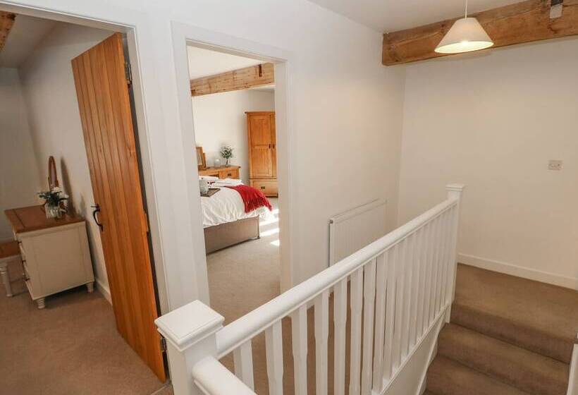 The Cottage, Beeston Hall