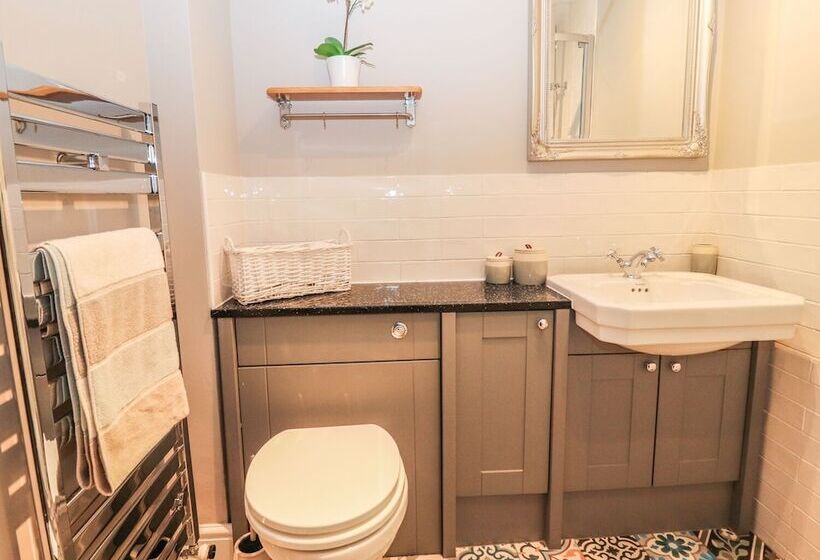 The Cottage @ The Coach House