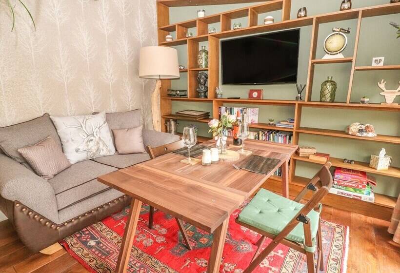 The Cottage @ The Coach House