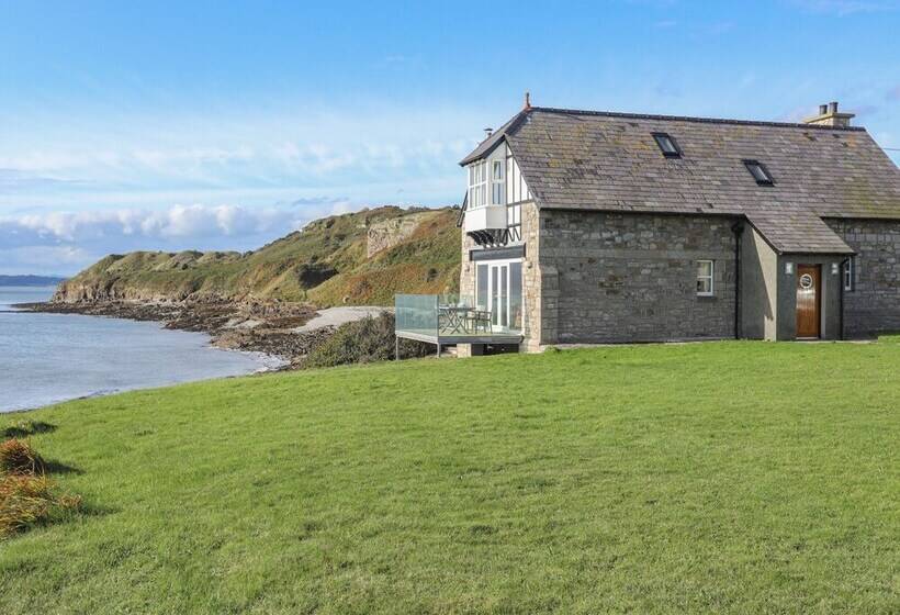 The Old Lifeboat House