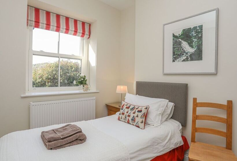 The Old Lifeboat House