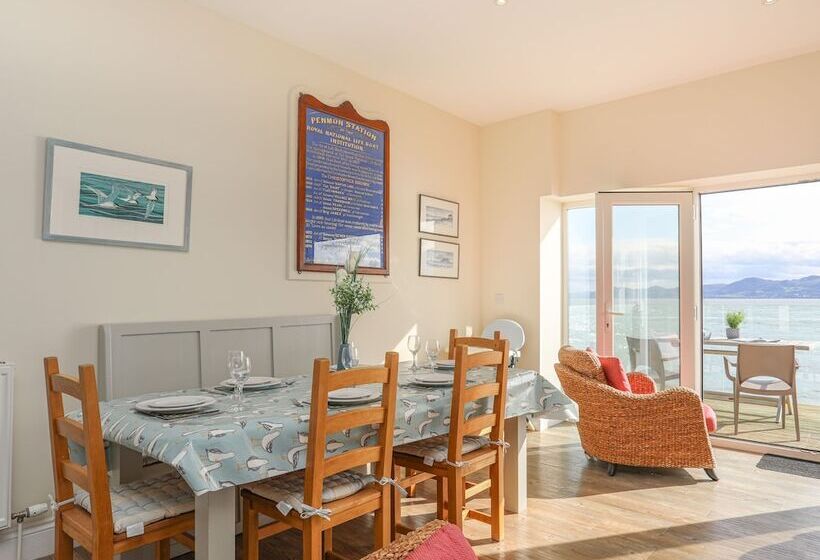 The Old Lifeboat House