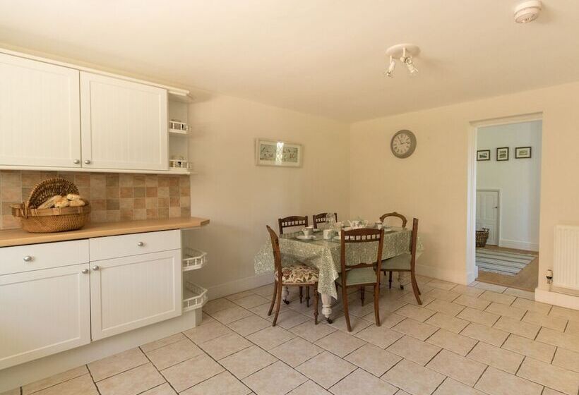 The Old School House