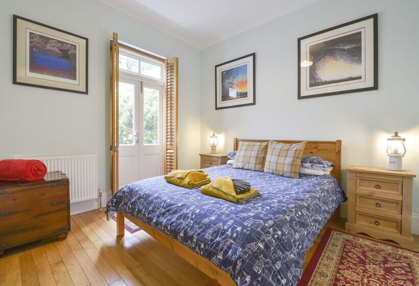 The Old Signal House