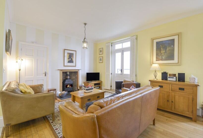 The Old Signal House