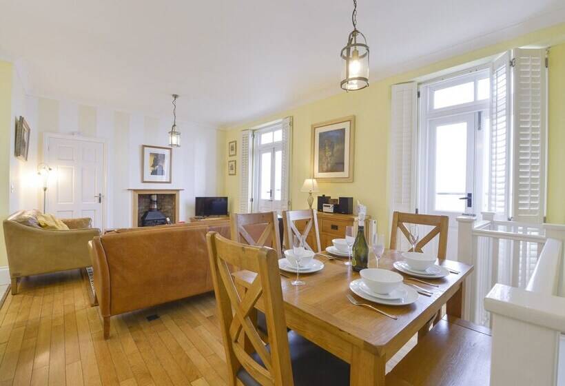 The Old Signal House