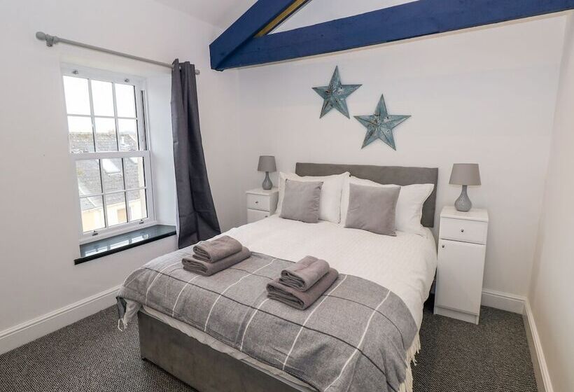 The Shell At The Hideaway