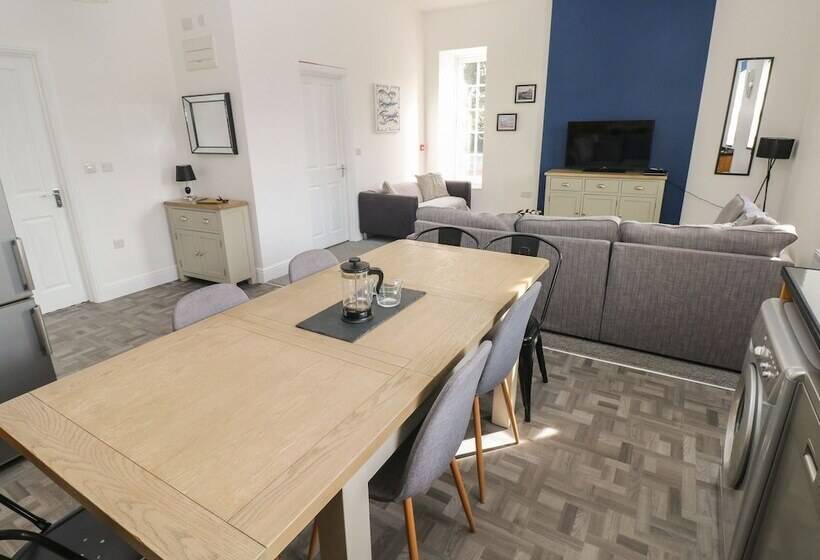 The Shell At The Hideaway