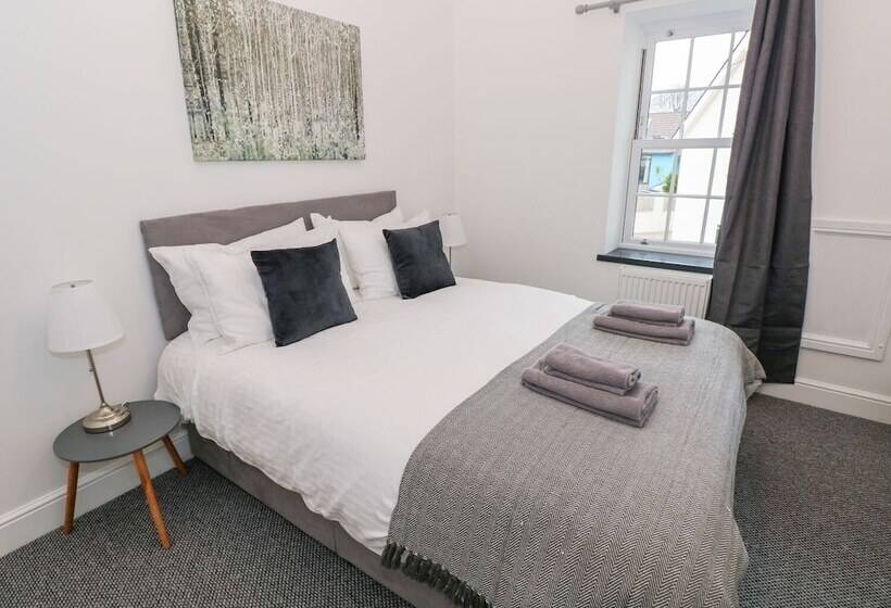 The Shell At The Hideaway