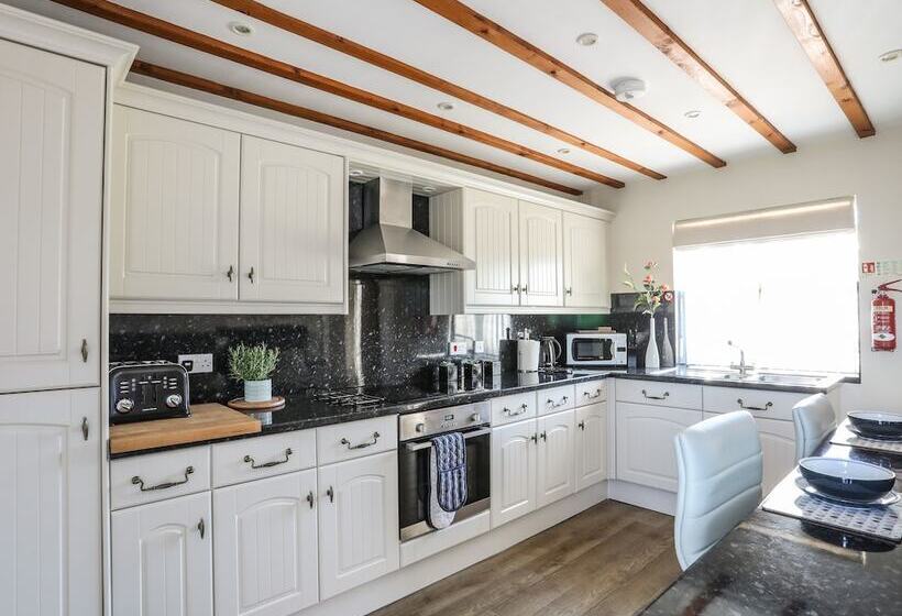 Tyn Towyn   Ty Gwyrdd