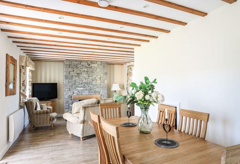 Tyn Towyn   Ty Gwyrdd