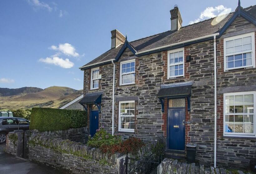 17 Victoria Terrace Perthi