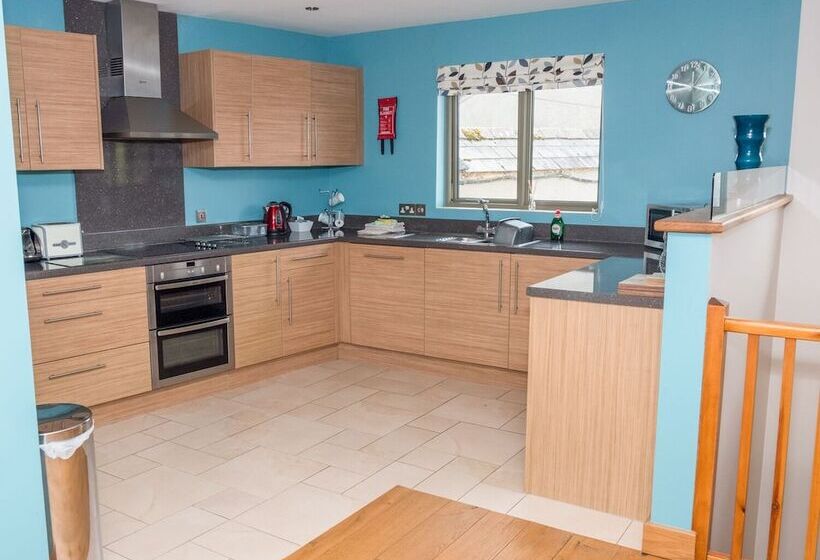 Walnut Cottage
