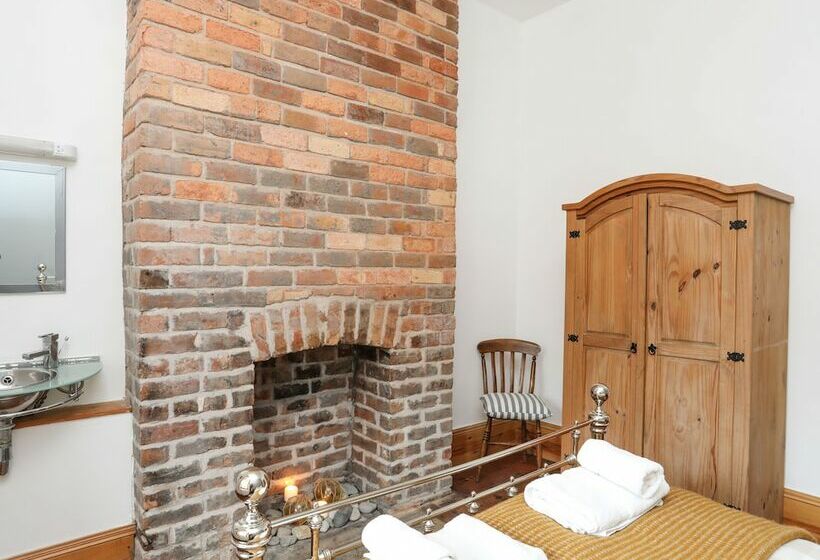 West Lighthouse Keeper's Cottage