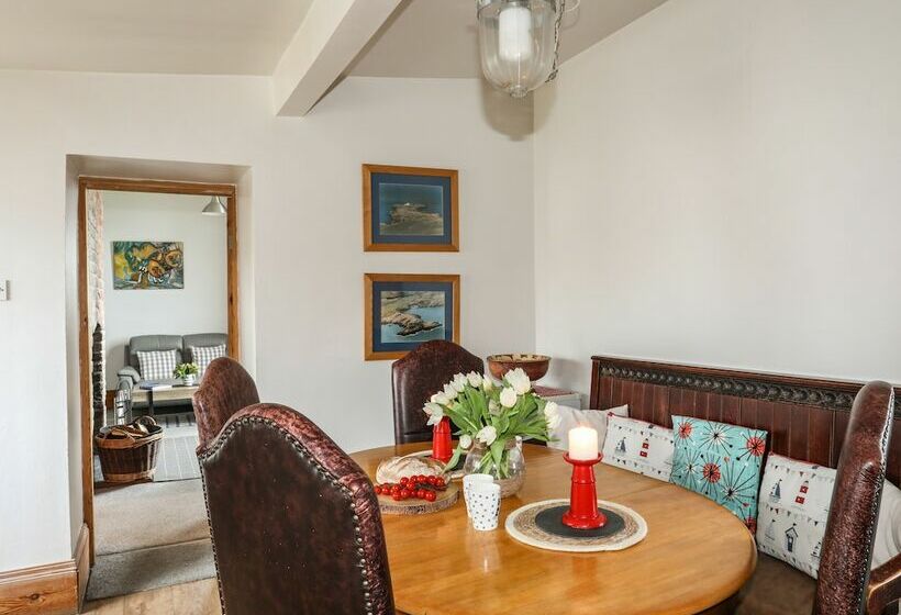 West Lighthouse Keeper's Cottage