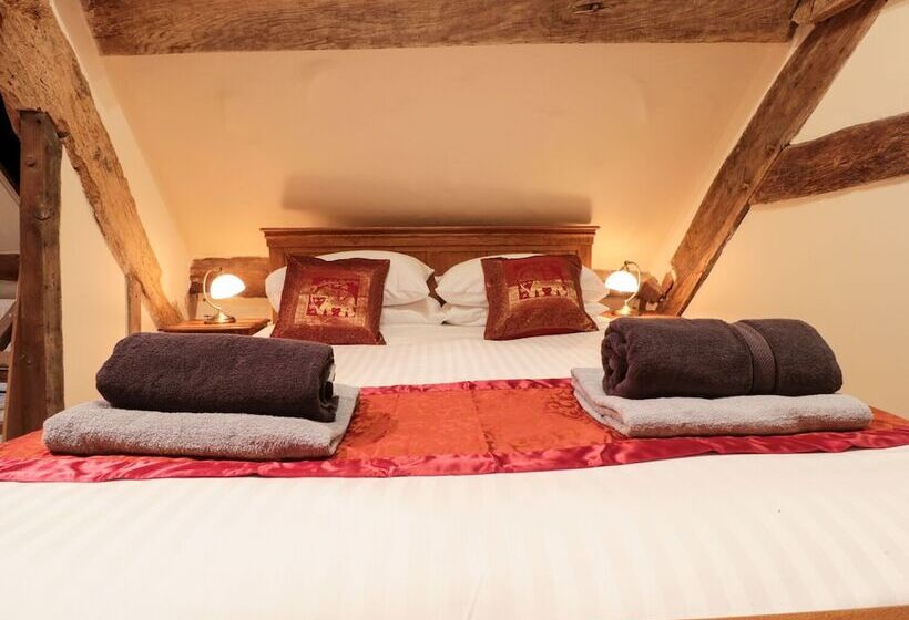 Worcester Lodge