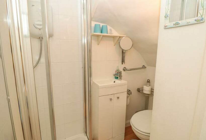 14a Courtenay Street