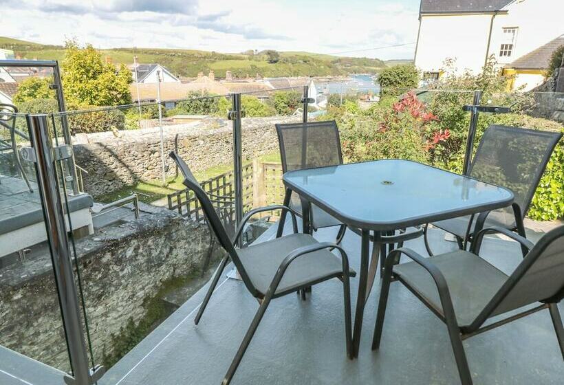 14a Courtenay Street