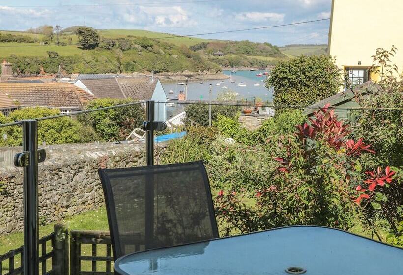 14a Courtenay Street