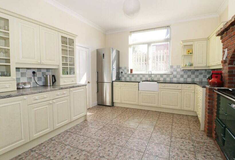 20 Ulwell Road
