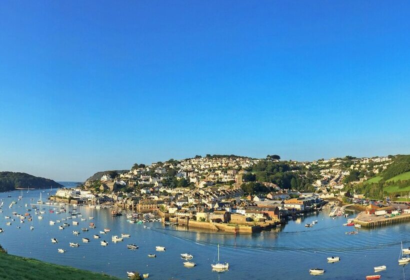 3 The Salcombe