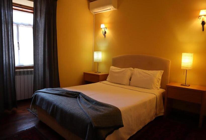 Bed and Breakfast Alojamento Santa Clara