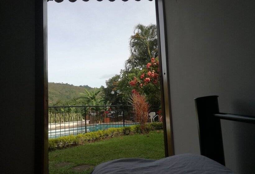 تختخواب و صبحانه Campestre Nukak Travellers Club