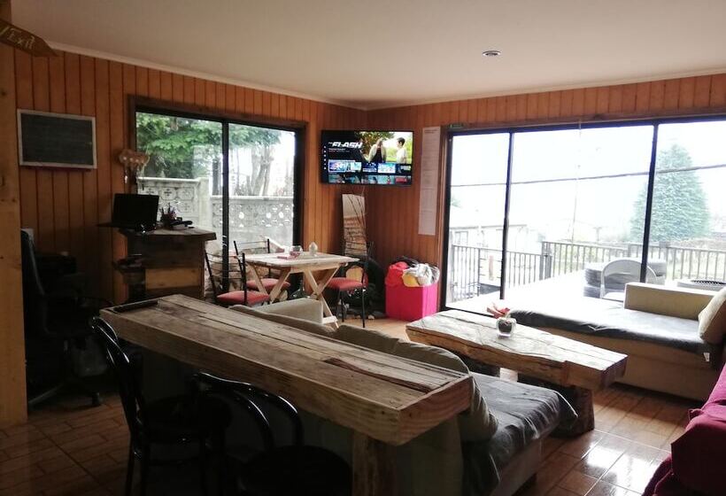 민박 La Llar Hostel