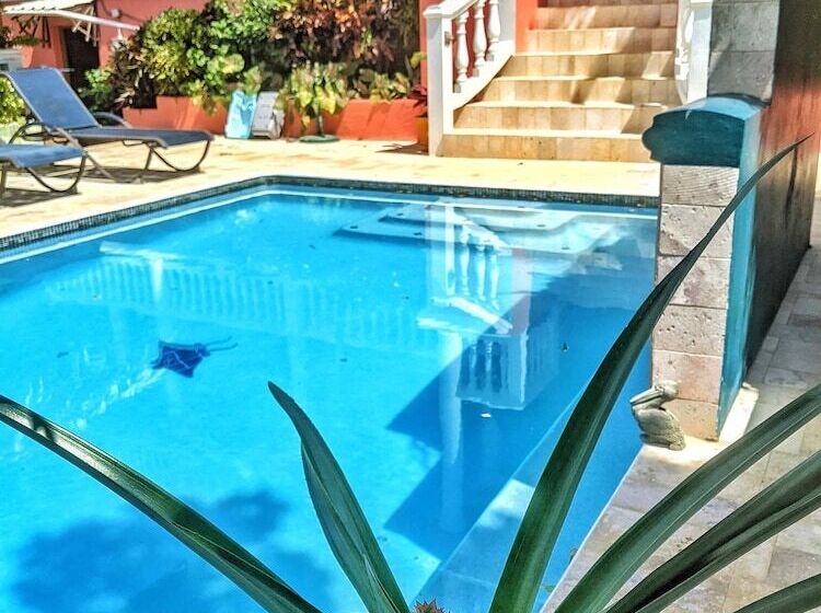 تختخواب و صبحانه Seaside Inn