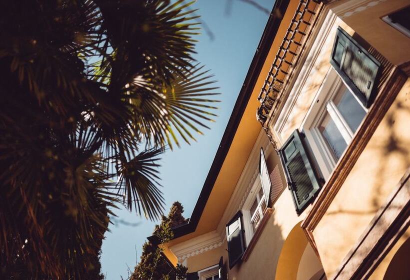 ベッドアンドブレックファースト Villa Arnica   Adults Only