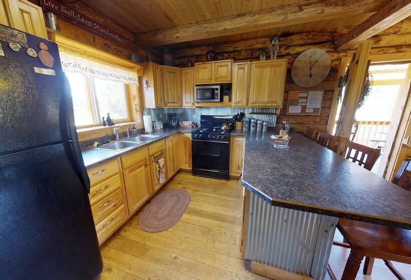 Canyon View Family Lodge