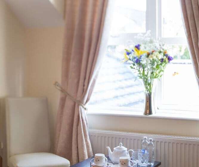 Caravogue House Bed & Breakfast