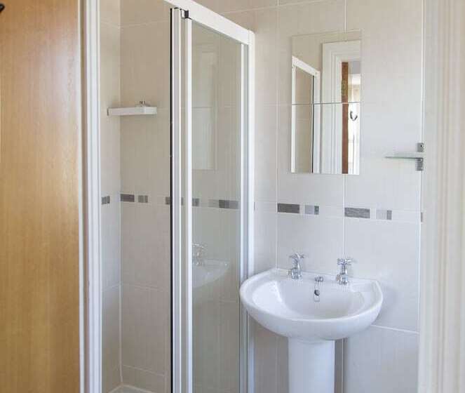 Caravogue House Bed & Breakfast