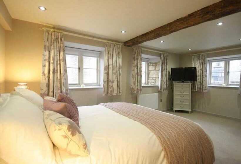 Coach House Burford