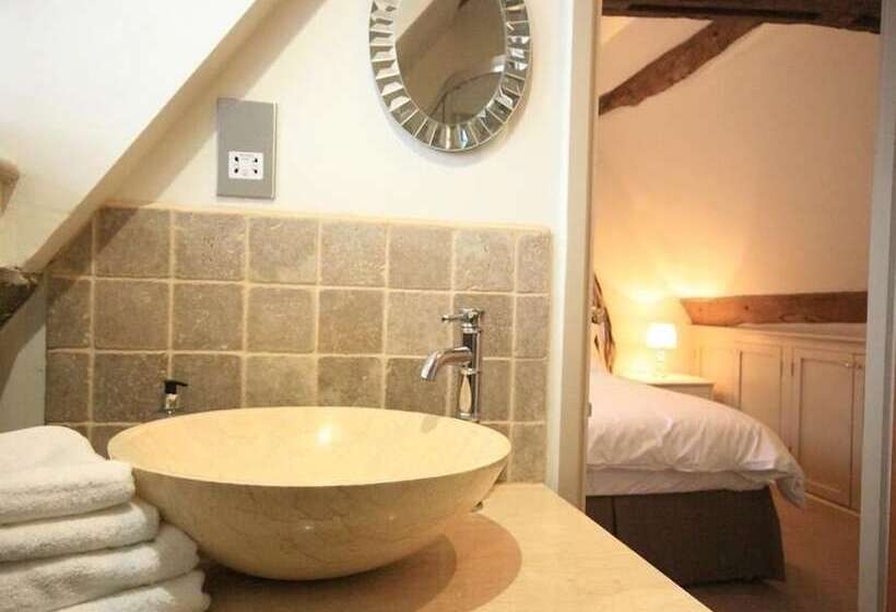 Coach House Burford