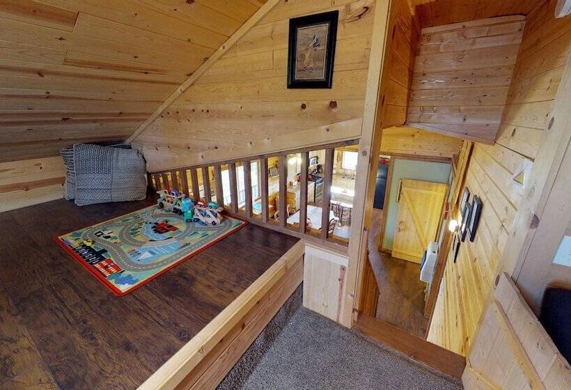 Cozy Mountain Africabin