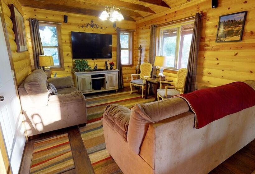 Cozy Mountain Africabin