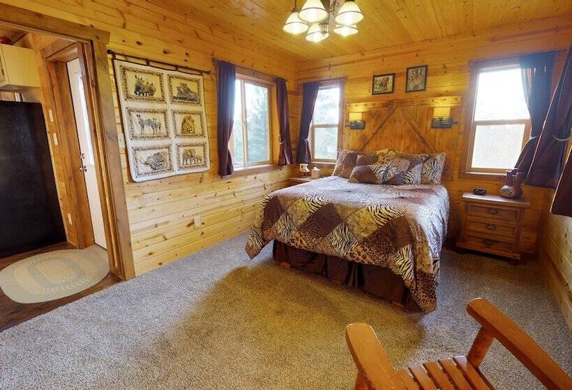 Cozy Mountain Africabin