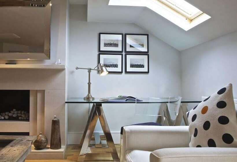 Diddly Squat, 43 Dart Marina