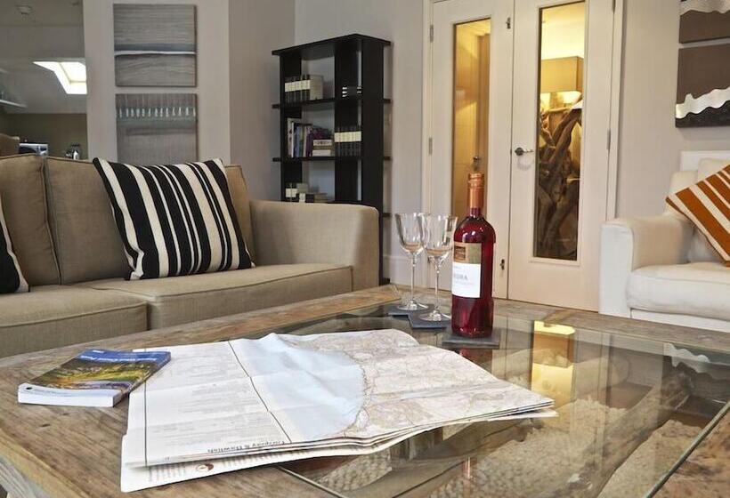 Diddly Squat, 43 Dart Marina