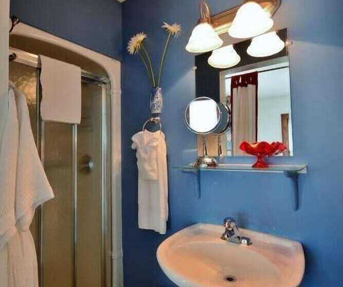 Distinctive Inns Of Kingsville Inn31