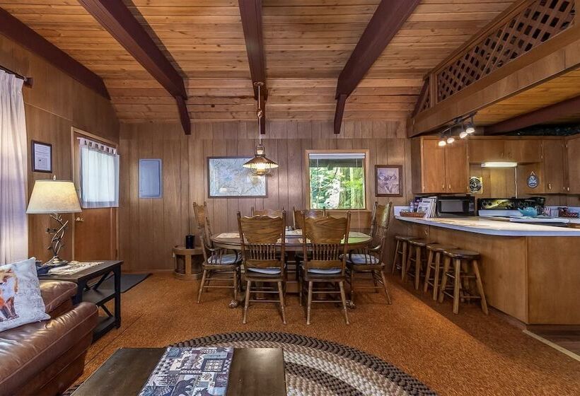 Elk Country Cabin